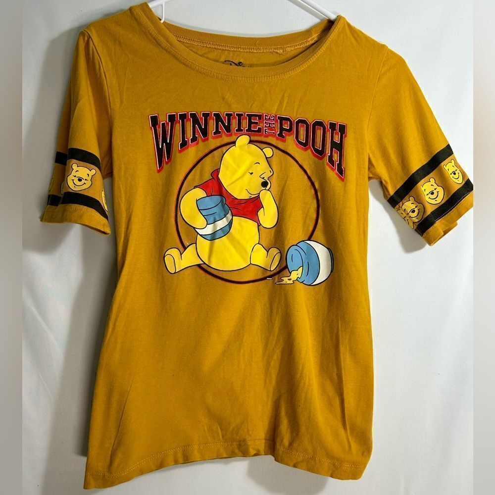 Disney Winnie The Pooh short sleeve shirt size small
